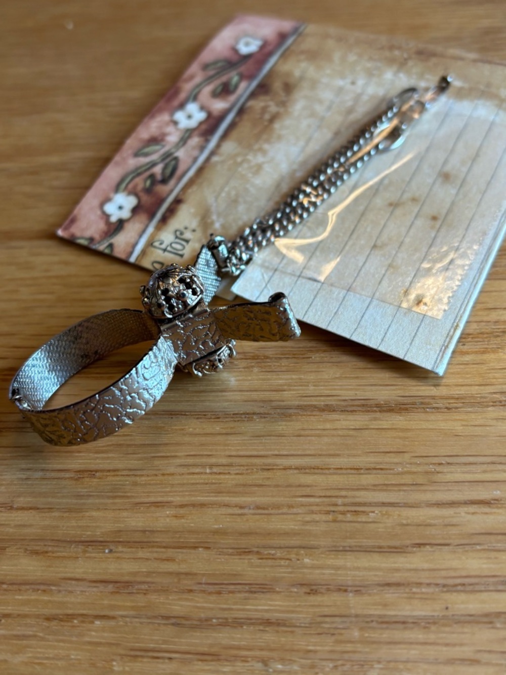 Vintage Etched Glove/scarf Clip With Chain Gold Tone Collectable